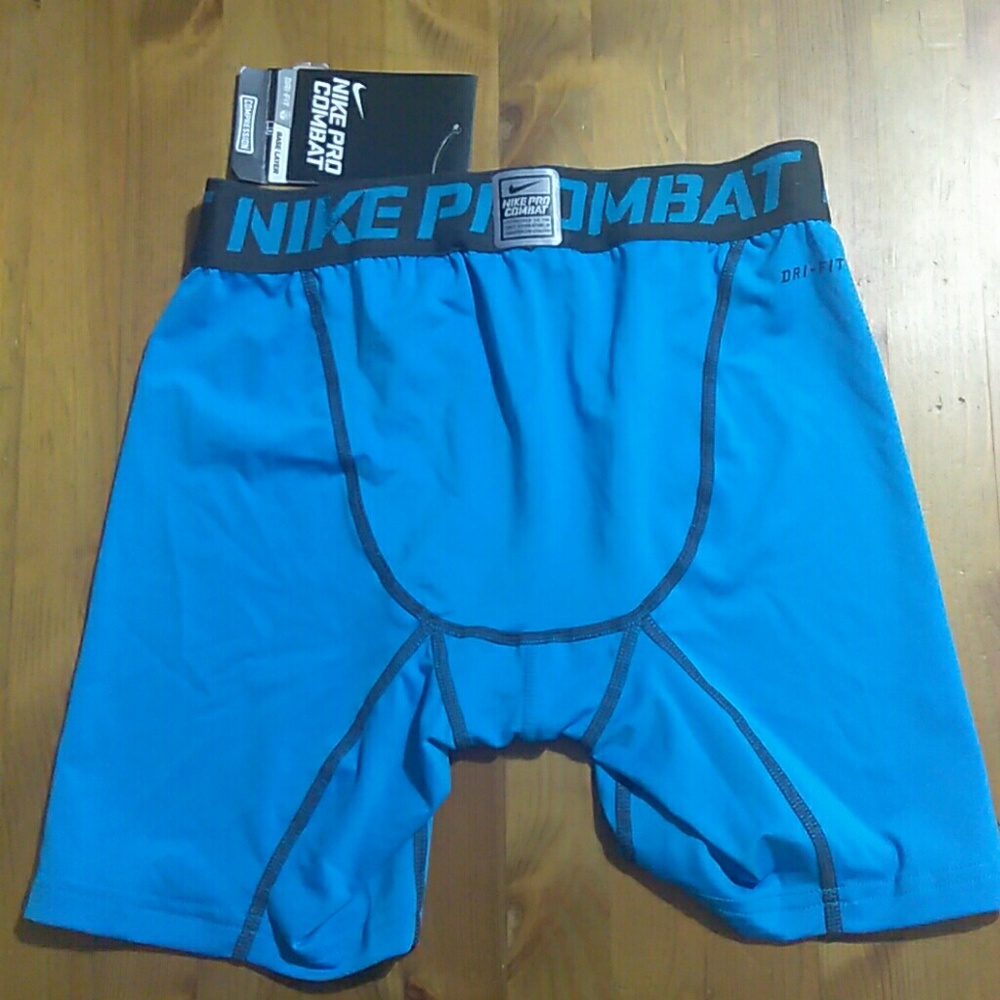 Nike Boy's training sport boxer Sz L